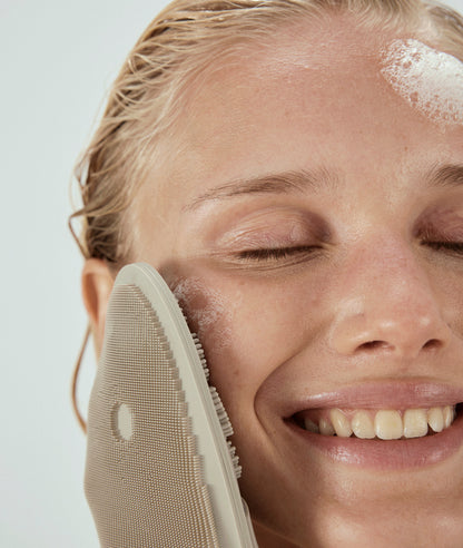 Facial Cleansing Mitt